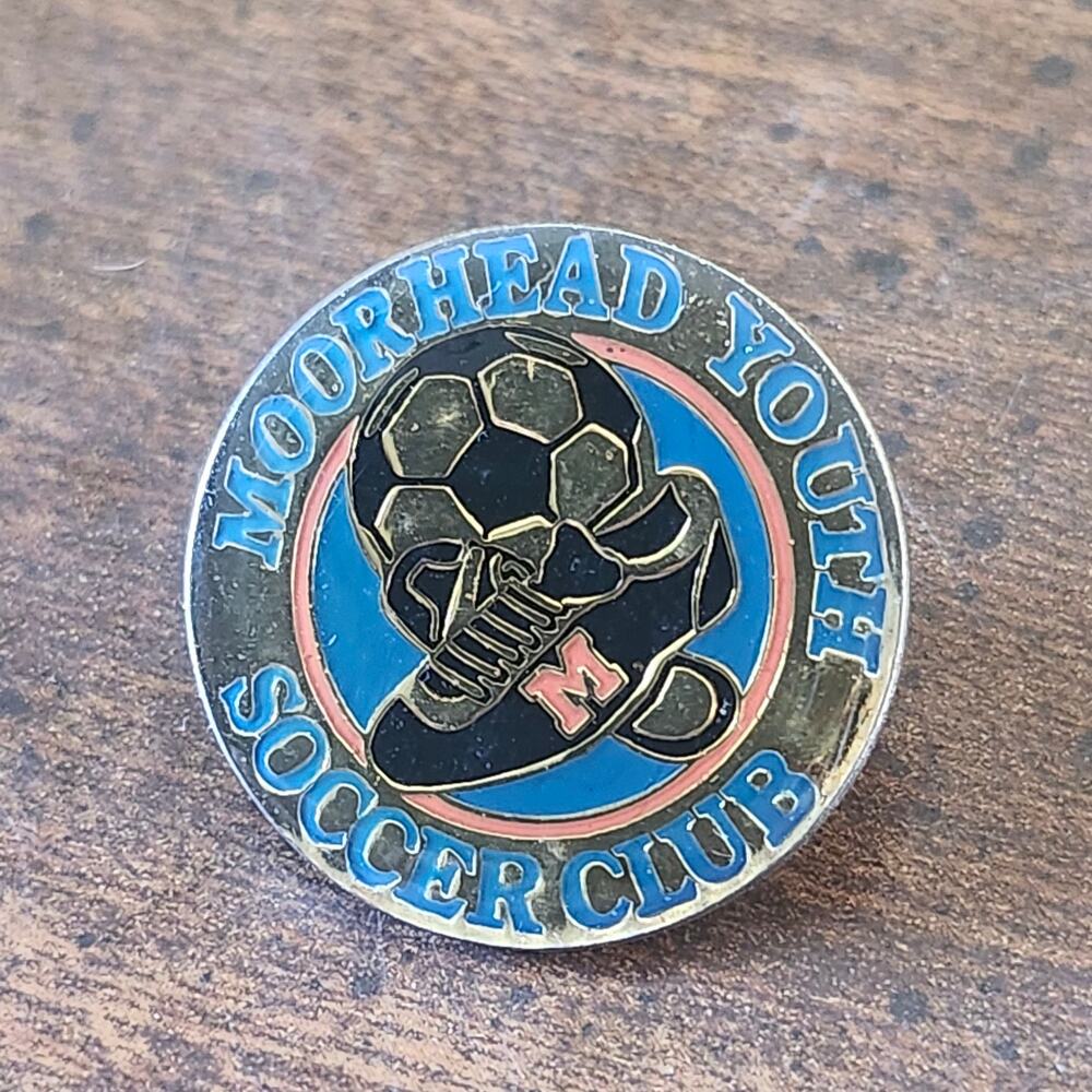 Moorhead Youth Soccer Club Enamel Lapel Hat Pin Shoe Ball Minnesota Blue Clutch